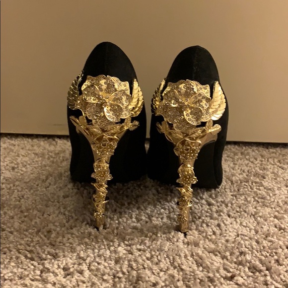 Heels - Picture 3 of 6